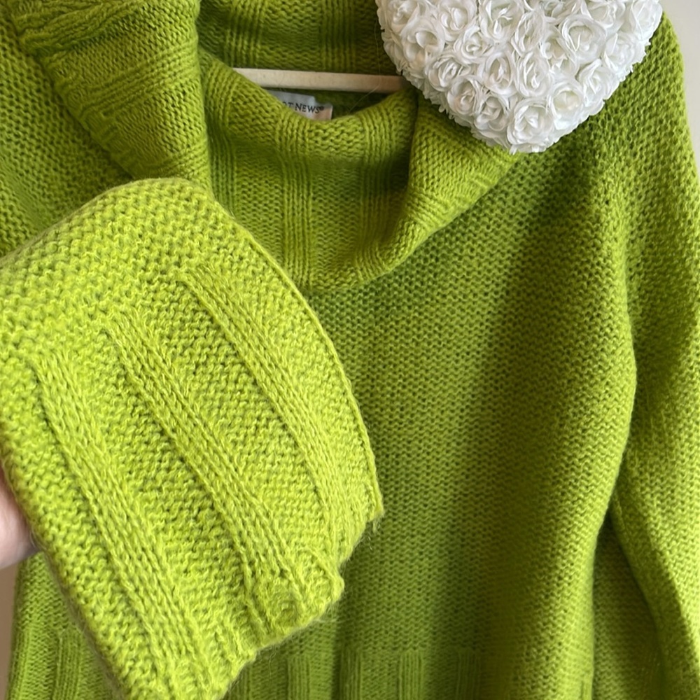 Bell sleeve knit sweater - Picture 3 of 3